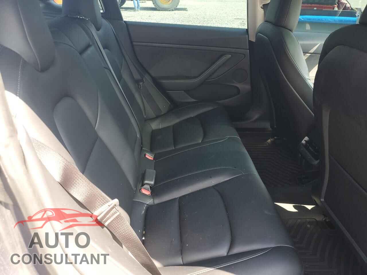 TESLA MODEL 3 2021 - 5YJ3E1EA0MF063693