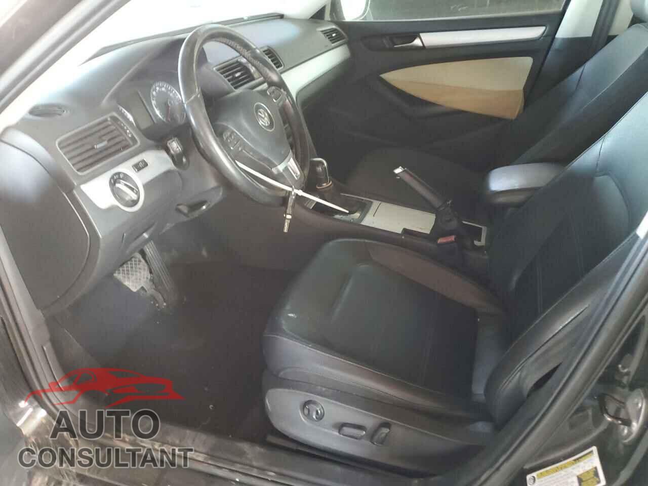 VOLKSWAGEN PASSAT 2012 - 1VWBN7A34CC068278