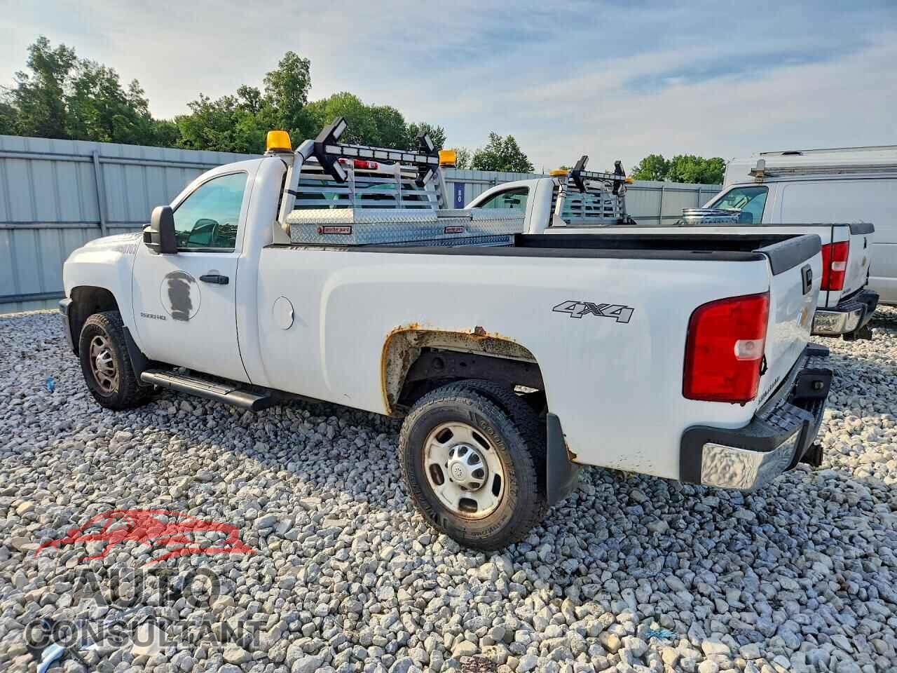 CHEVROLET SILVERADO 2013 - 1GC0KVC88DF238917