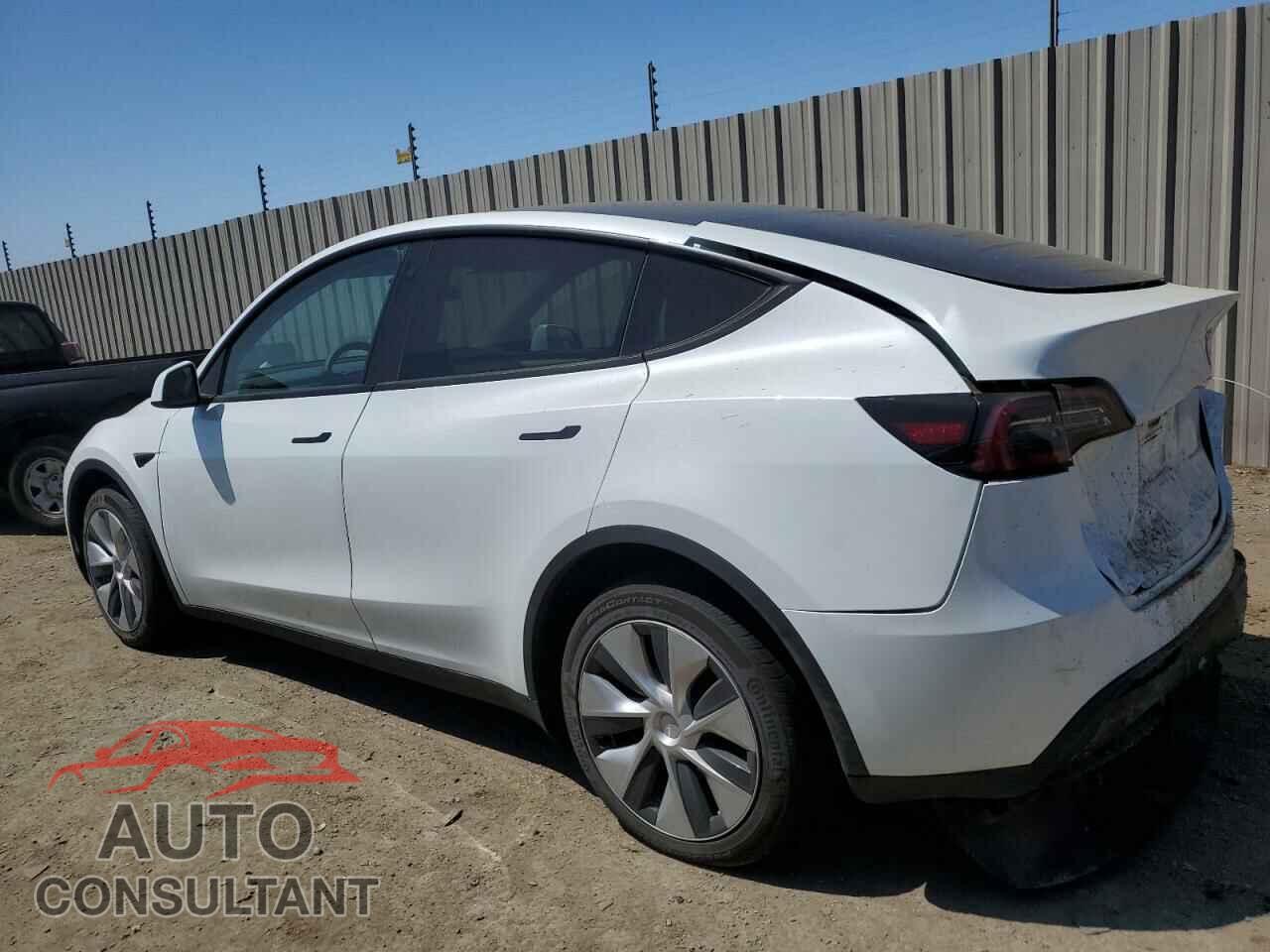 TESLA MODEL Y 2023 - 7SAYGDEEXPF660412