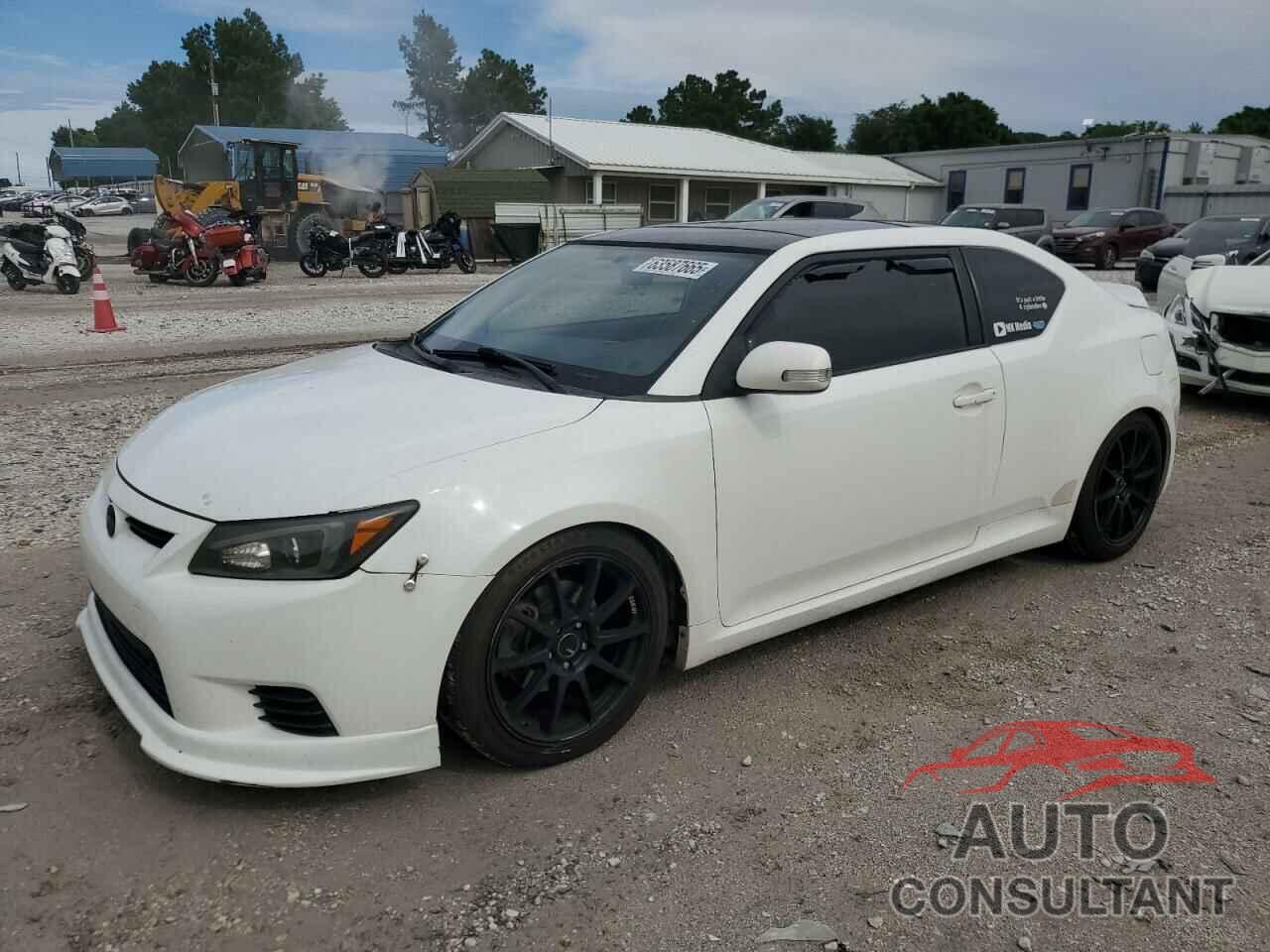 TOYOTA SCION 2013 - JTKJF5C70D3064108