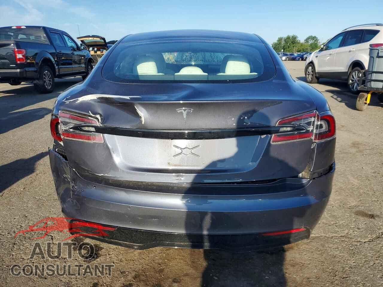 TESLA MODEL S 2021 - 5YJSA1E53MF453147