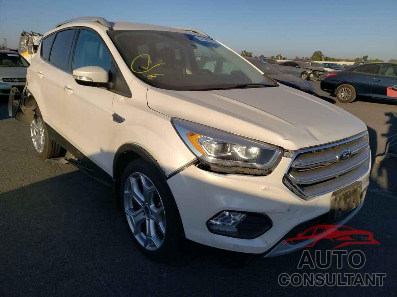 FORD ESCAPE 2017 - 1FMCU9J9XHUC96163