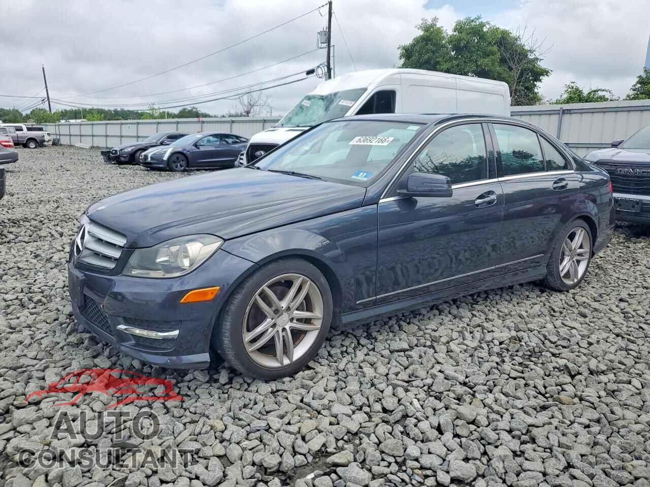 MERCEDES-BENZ C-CLASS 2012 - WDDGF8BB0CF857176