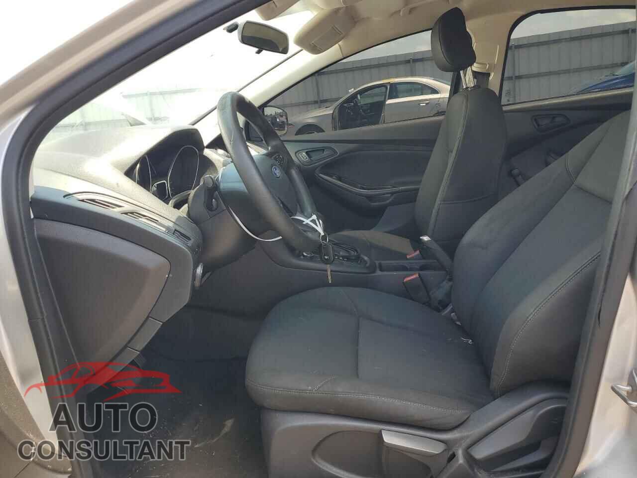 FORD FOCUS 2015 - 1FADP3E24FL376254
