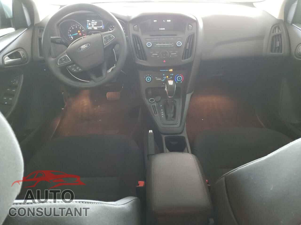 FORD FOCUS 2015 - 1FADP3F20FL232196