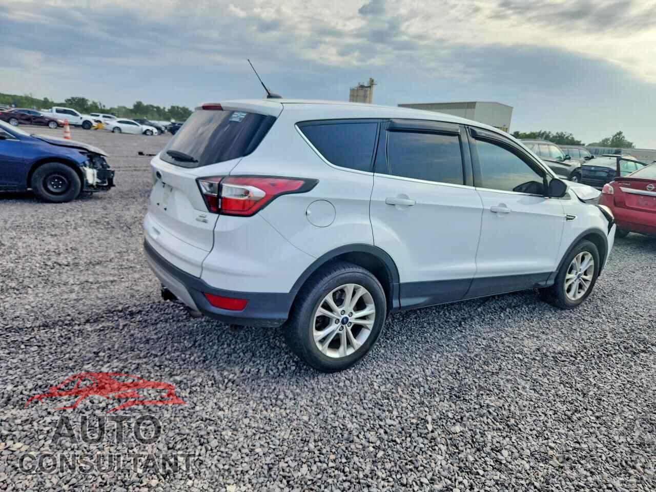 FORD ESCAPE 2017 - 1FMCU9GD3HUB52515