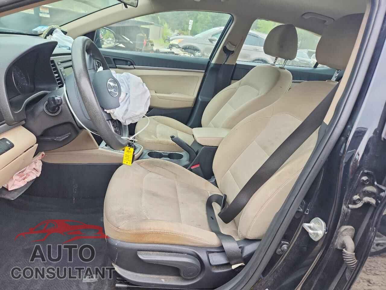 HYUNDAI ELANTRA 2018 - 5NPD74LF3JH279727