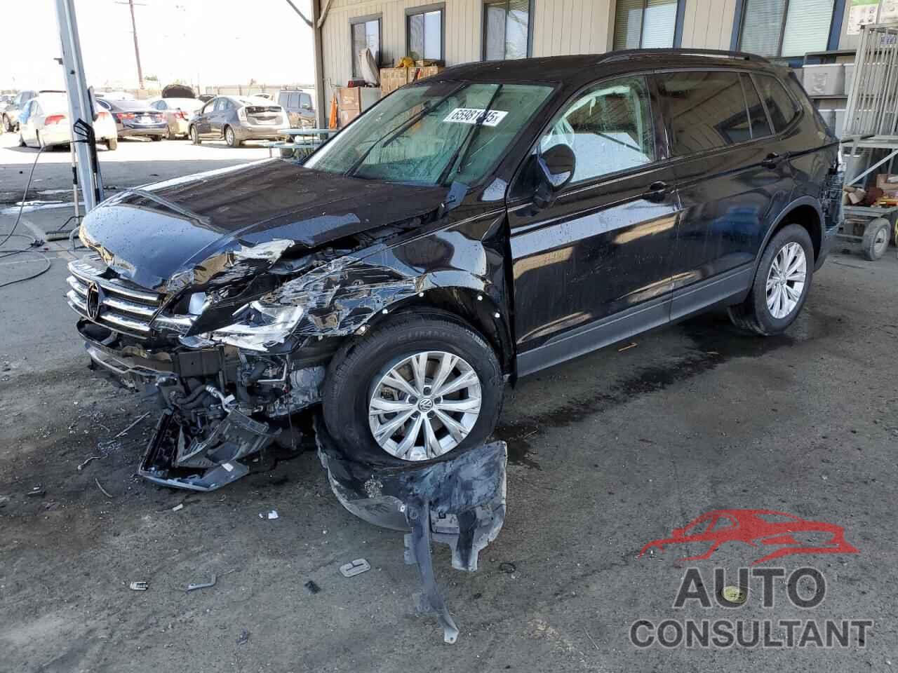 VOLKSWAGEN TIGUAN 2018 - 3VV1B7AX9JM213645