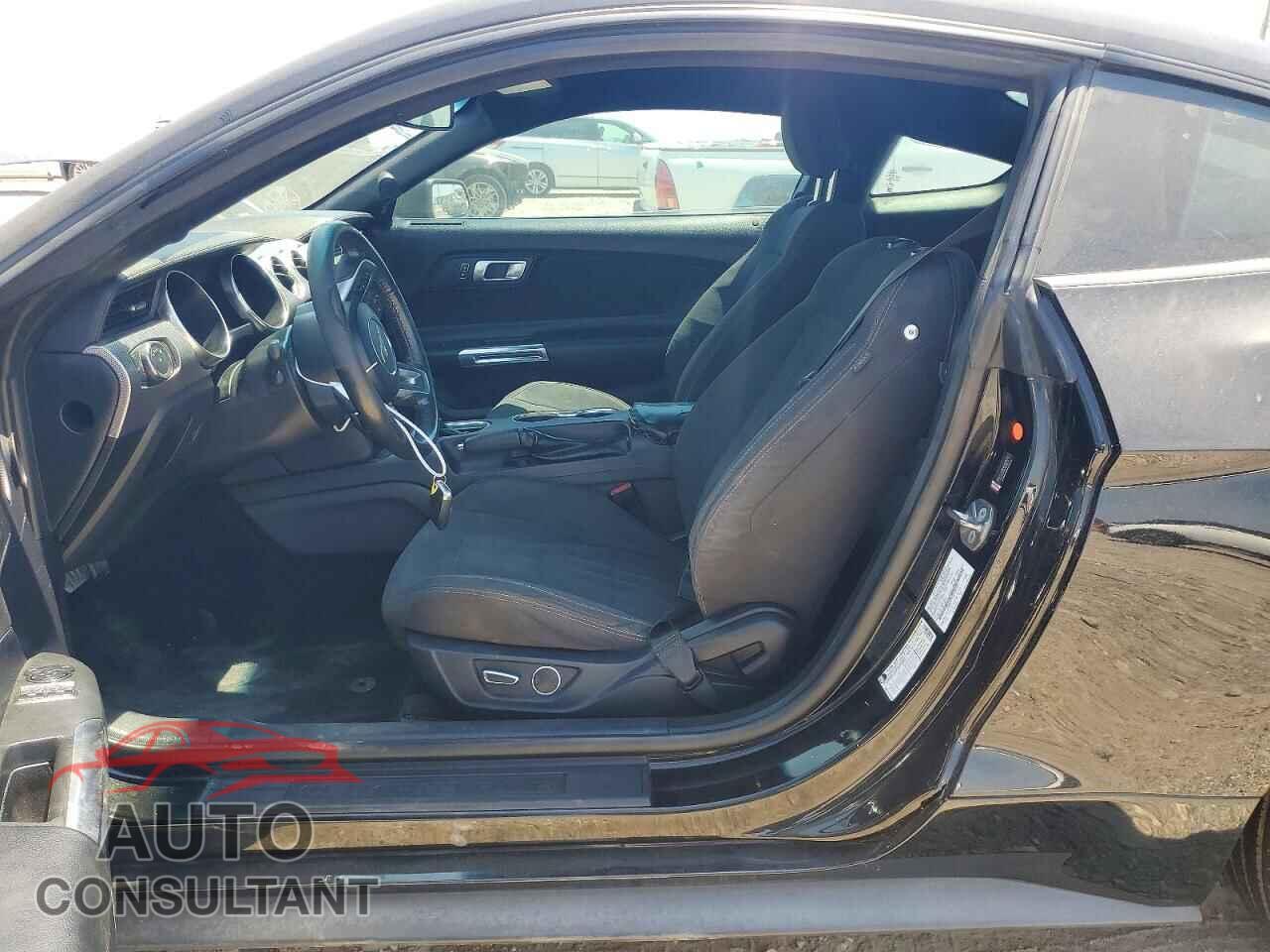 FORD MUSTANG 2019 - 1FA6P8THXK5187880