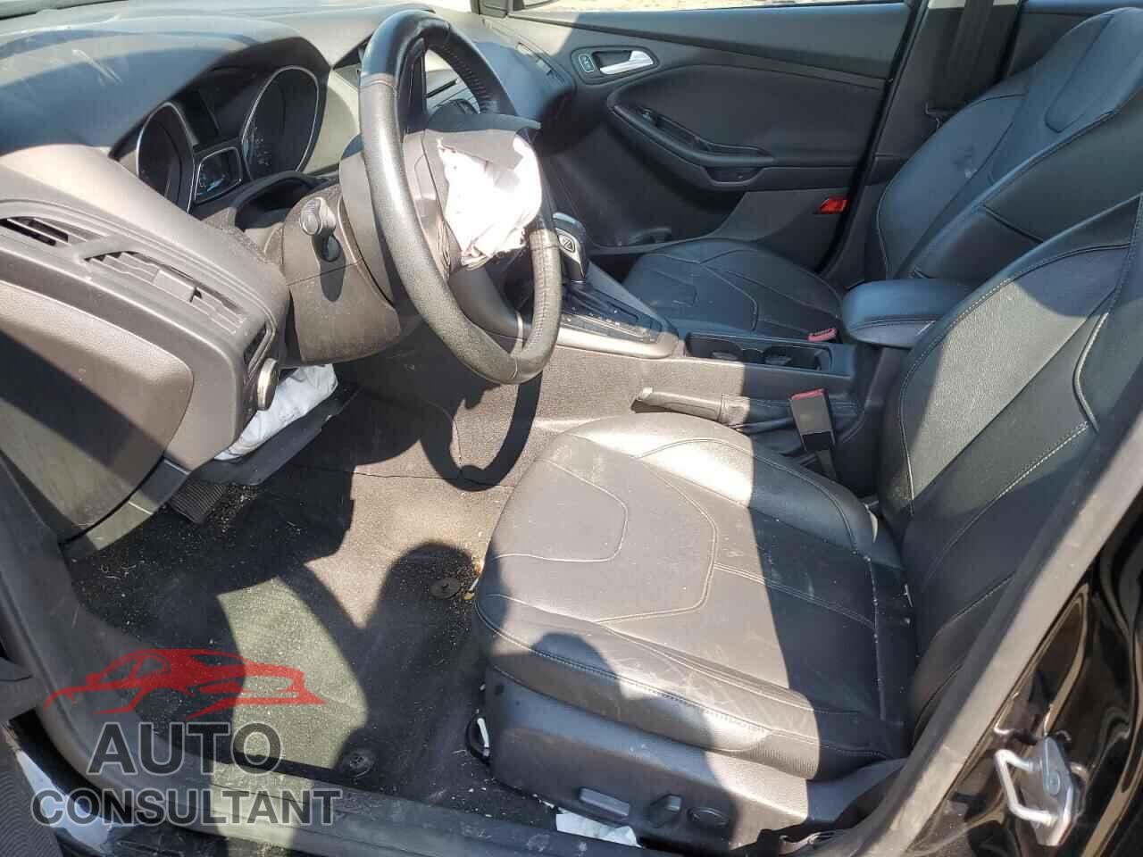 FORD FOCUS 2015 - 1FADP3F23FL201038