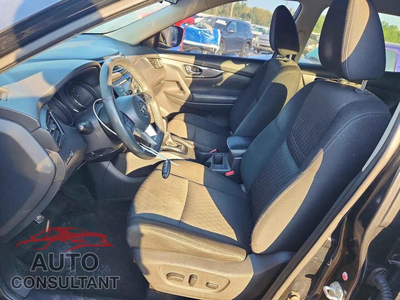NISSAN ROGUE 2017 - KNMAT2MV9HP544061