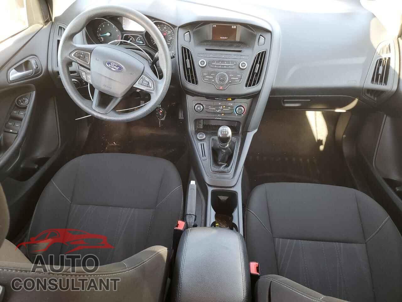 FORD FOCUS 2016 - 1FADP3K26GL400608