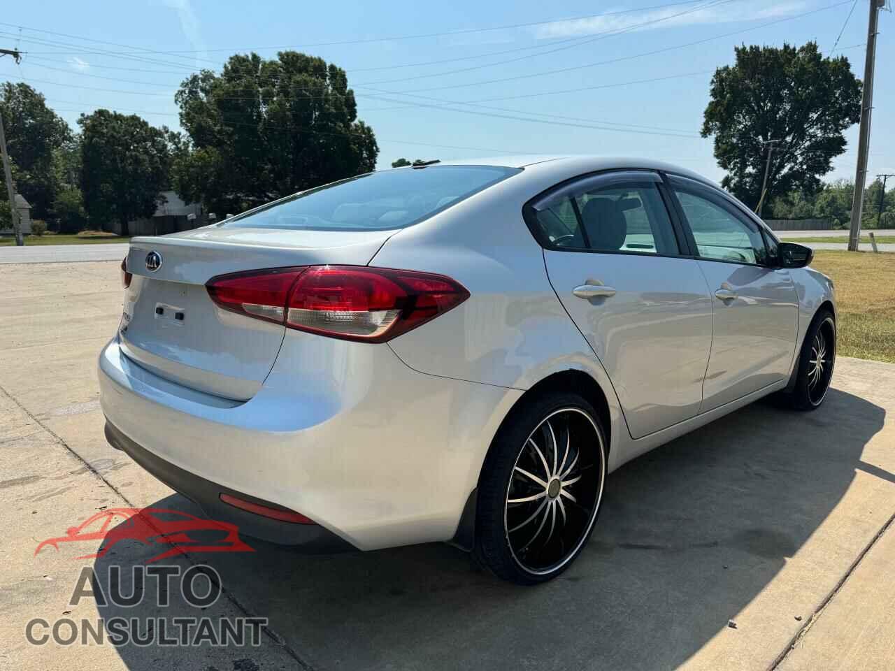 KIA FORTE 2017 - 3KPFK4A70HE146182