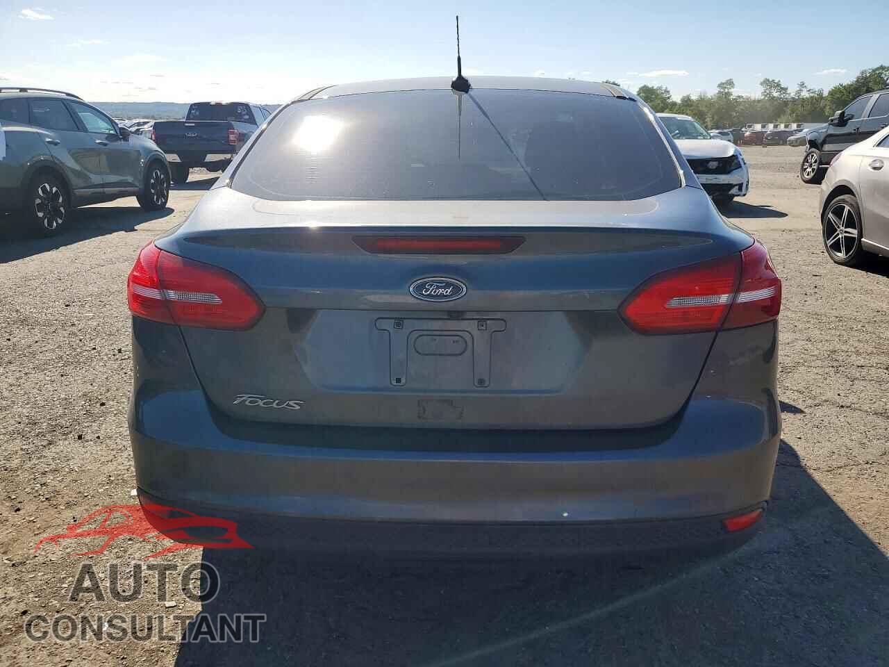FORD FOCUS 2018 - 1FADP3E21JL293406