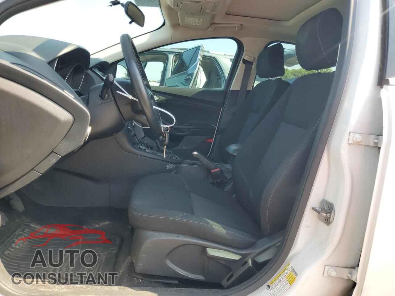 FORD FOCUS 2015 - 1FADP3K29FL322680