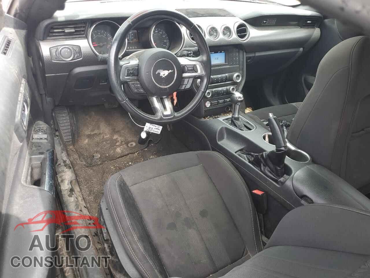 FORD MUSTANG 2020 - 1FA6P8CF0L5174409