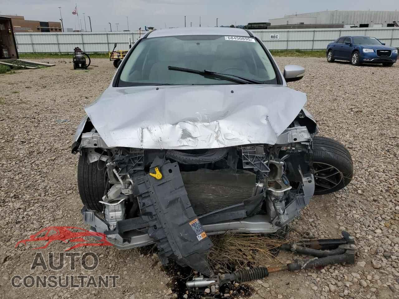 FORD FOCUS 2015 - 1FADP3K28FL221677