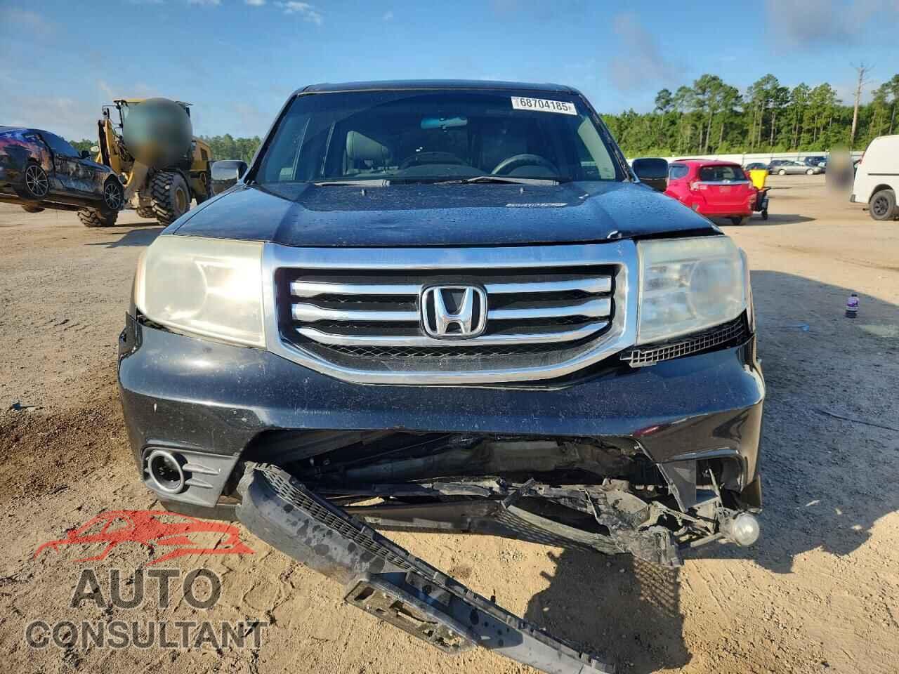 HONDA PILOT 2015 - 5FNYF3H3XFB031641