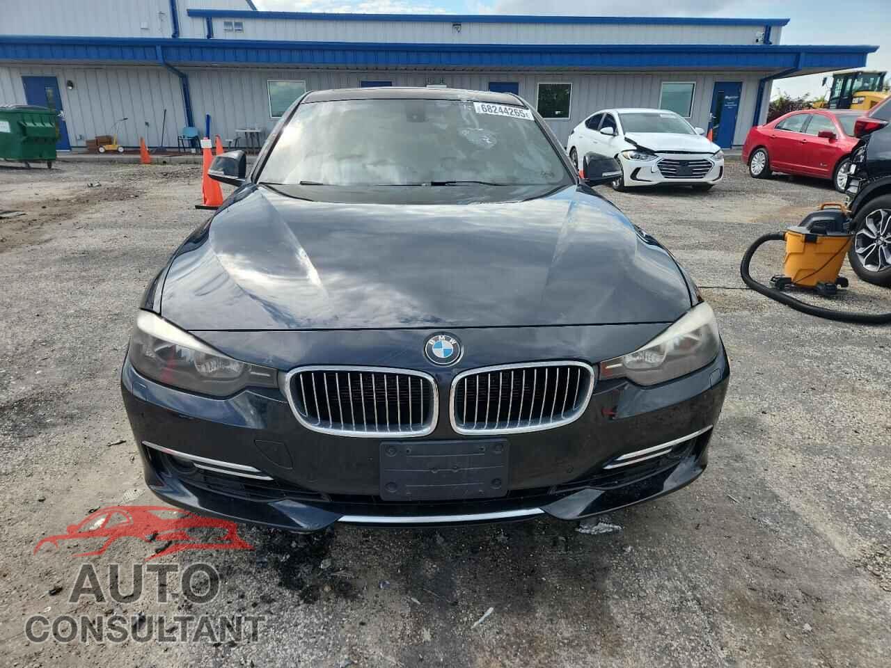 BMW 3 SERIES 2013 - WBA3B5G59DNS00368