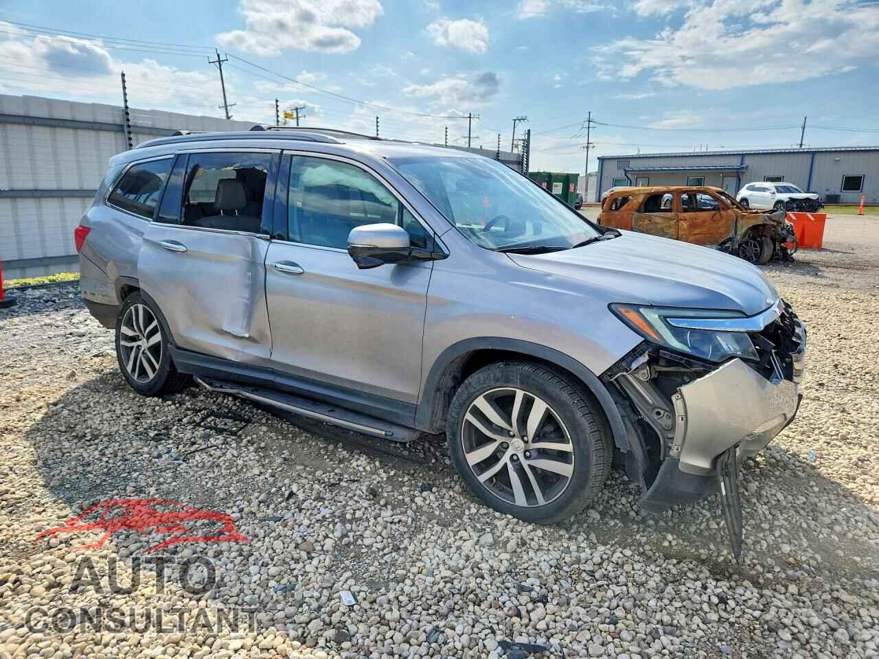HONDA PILOT 2018 - 5FNYF6H90JB020176
