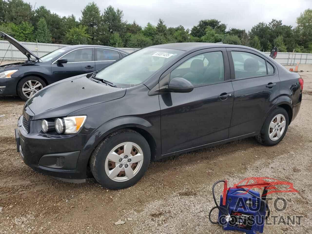 CHEVROLET SONIC 2013 - 1G1JA5SH5D4195036