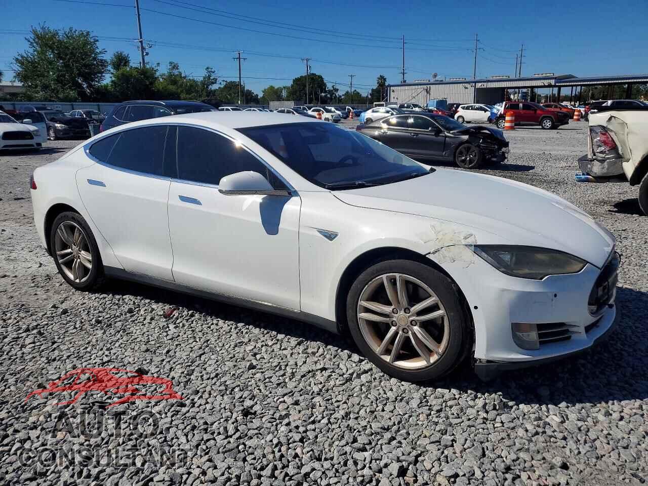 TESLA MODEL S 2014 - 5YJSA1S10EFP64859