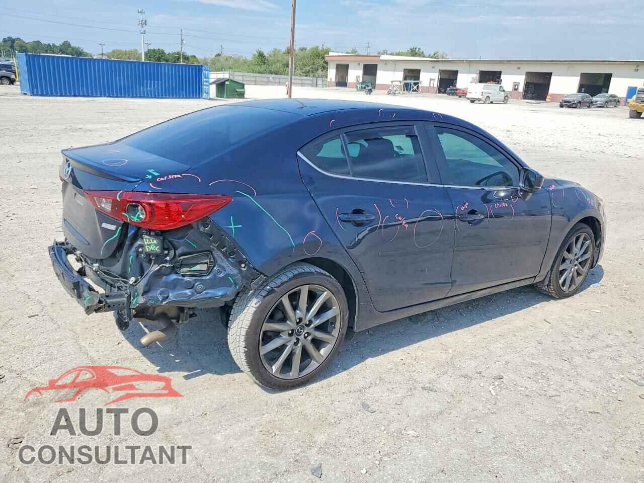 MAZDA 3 2018 - 3MZBN1V37JM164909