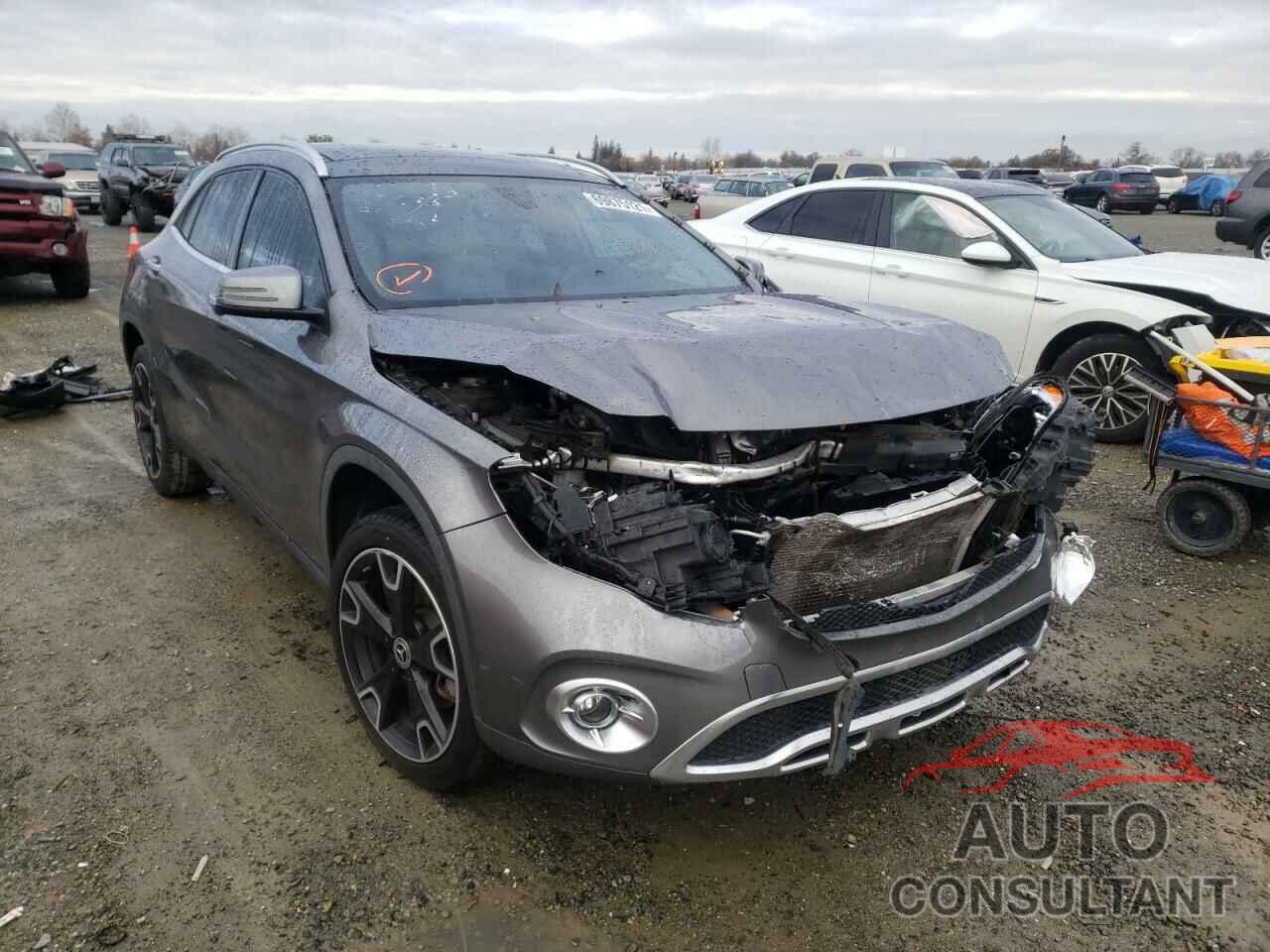 MERCEDES-BENZ GLA-CLASS 2019 - WDCTG4EB0KJ617190