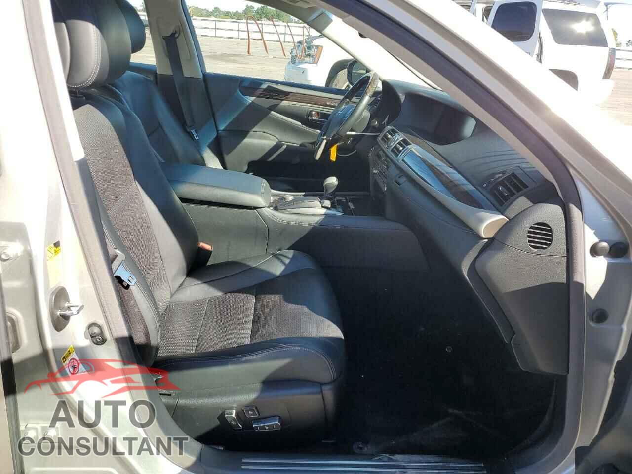 LEXUS LS460 2014 - JTHCL5EF4E5021165