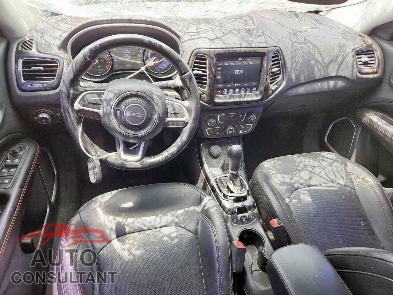 JEEP COMPASS 2020 - 3C4NJDCB7LT123616