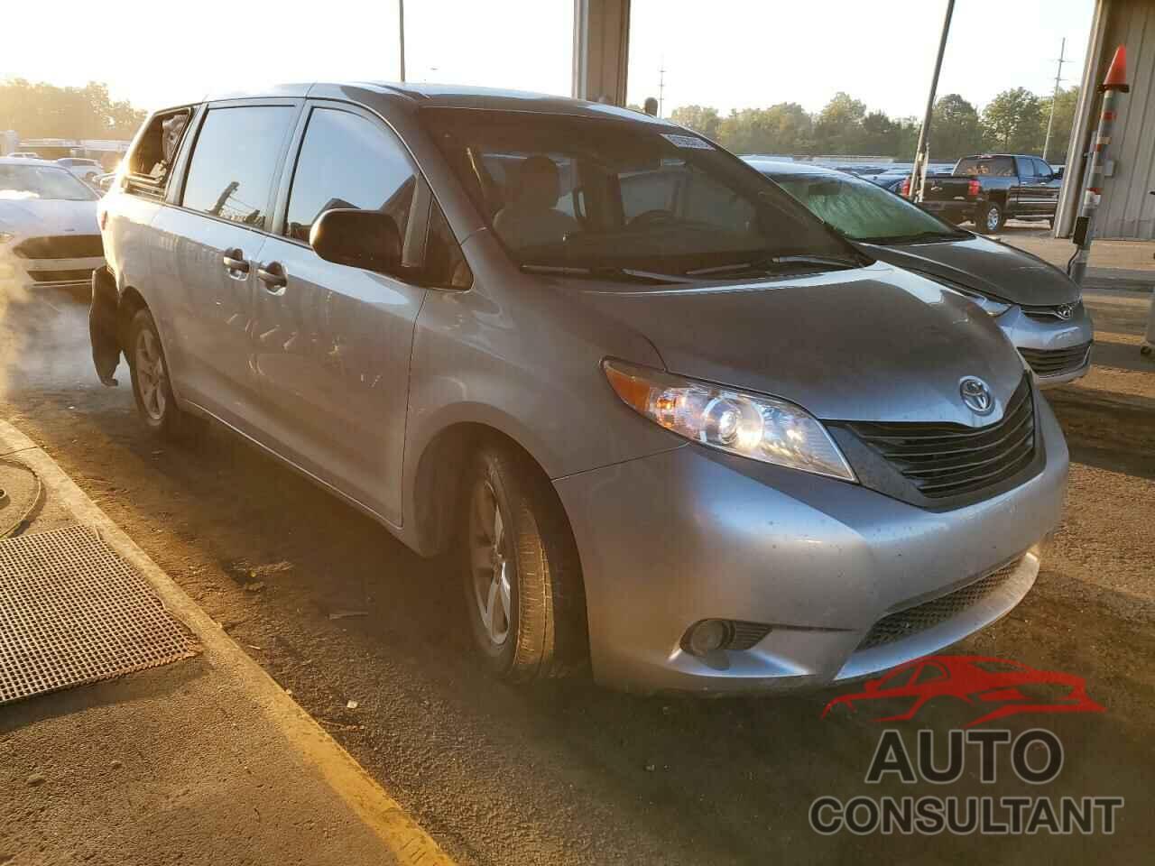 TOYOTA SIENNA 2017 - 5TDZZ3DC0HS886591