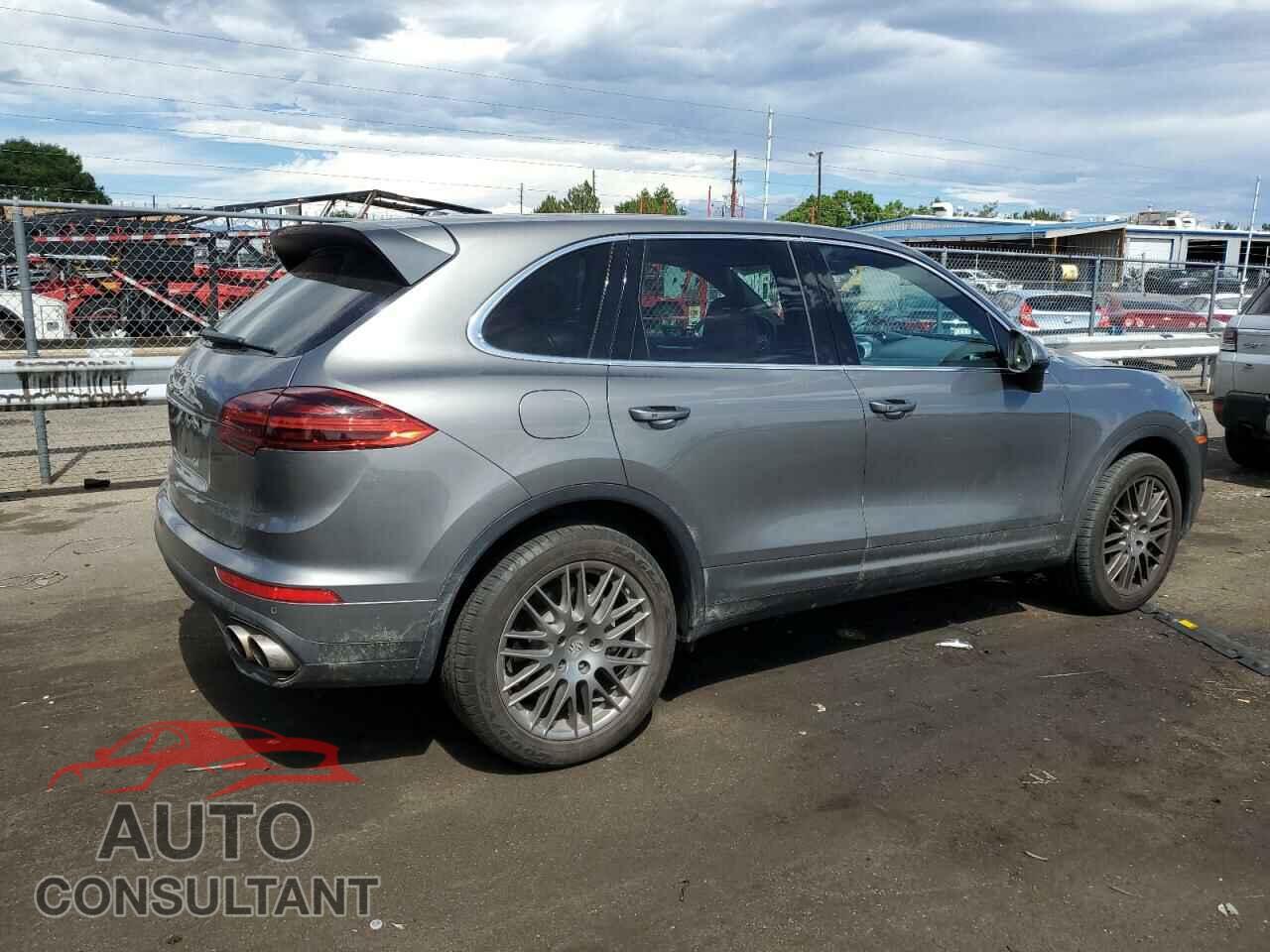 PORSCHE CAYENNE 2017 - WP1AB2A26HLA52039