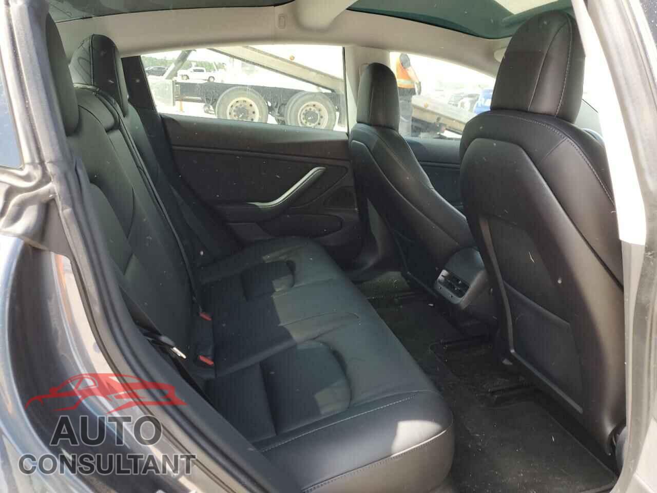 TESLA MODEL 3 2019 - 5YJ3E1EB6KF237515