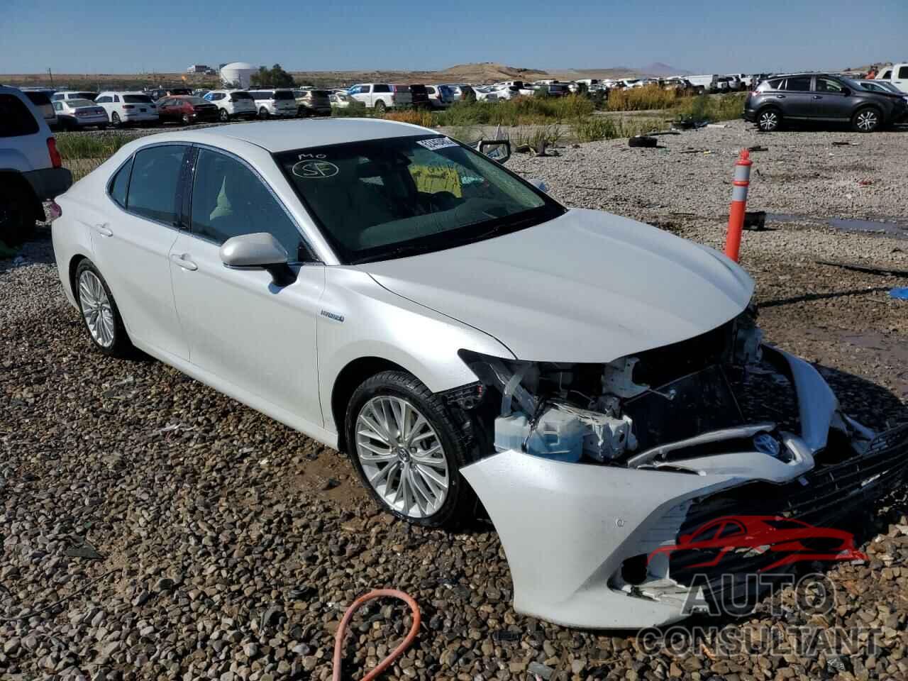 TOYOTA CAMRY 2018 - 4T1B21HK9JU008599
