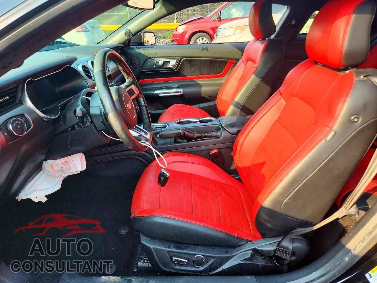 FORD MUSTANG 2019 - 1FA6P8TH2K5138043
