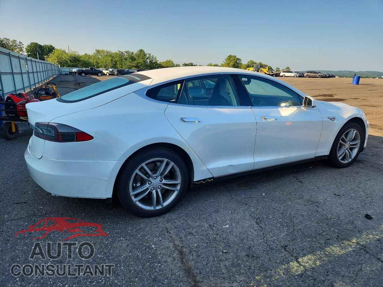TESLA MODEL S 2013 - 5YJSA1CG3DFP03636