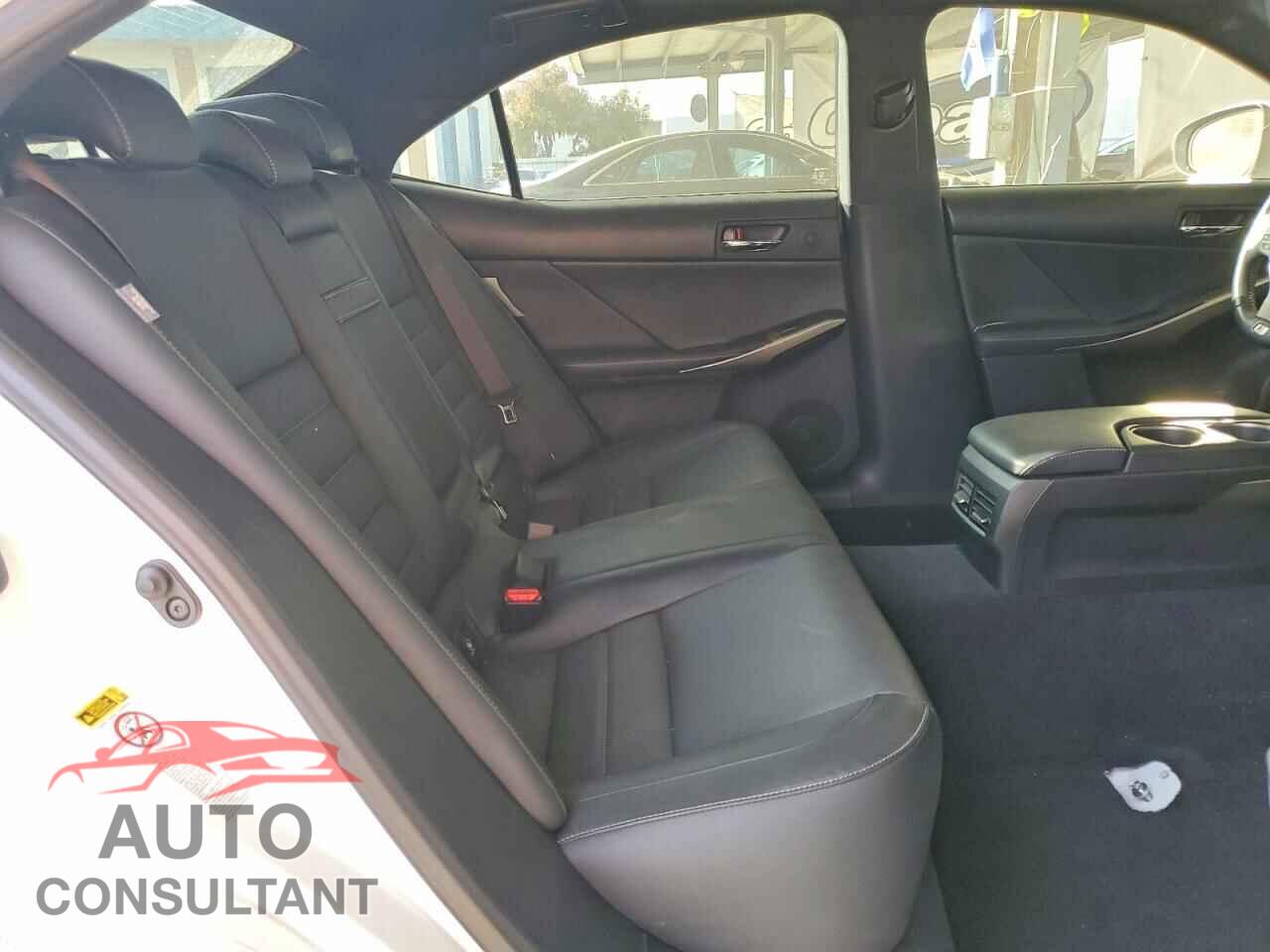 LEXUS IS 2015 - JTHBE1D28F5019353