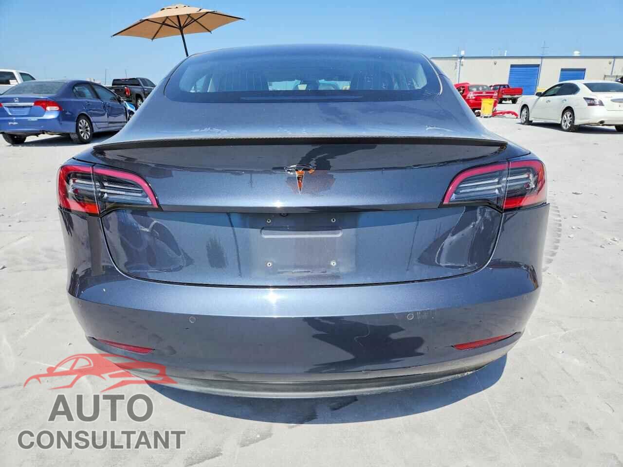 TESLA MODEL 3 2018 - 5YJ3E1EA5JF024013