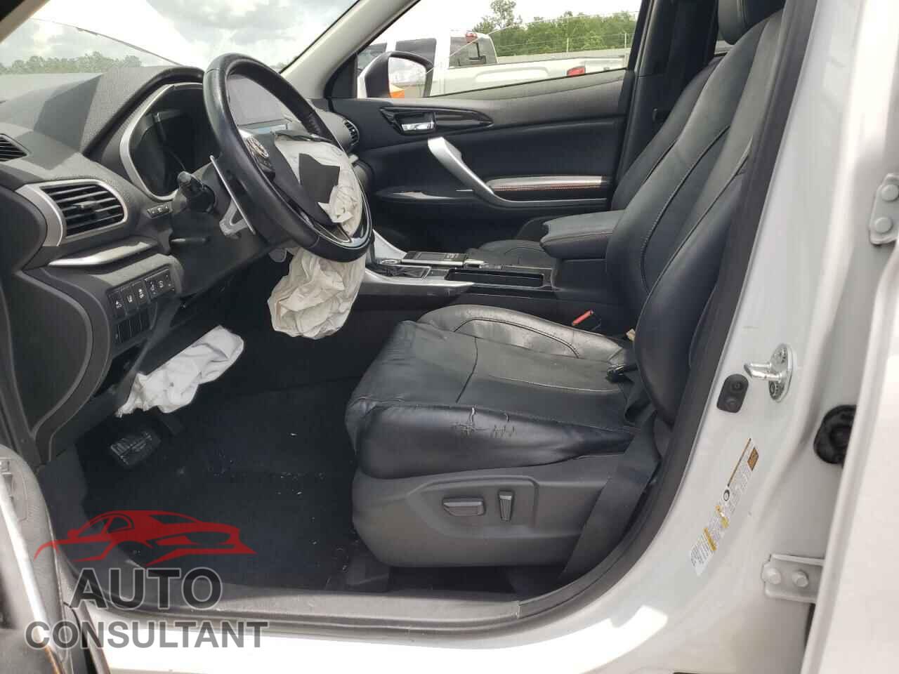 MITSUBISHI ECLIPSE 2018 - JA4AT5AA4JZ043005