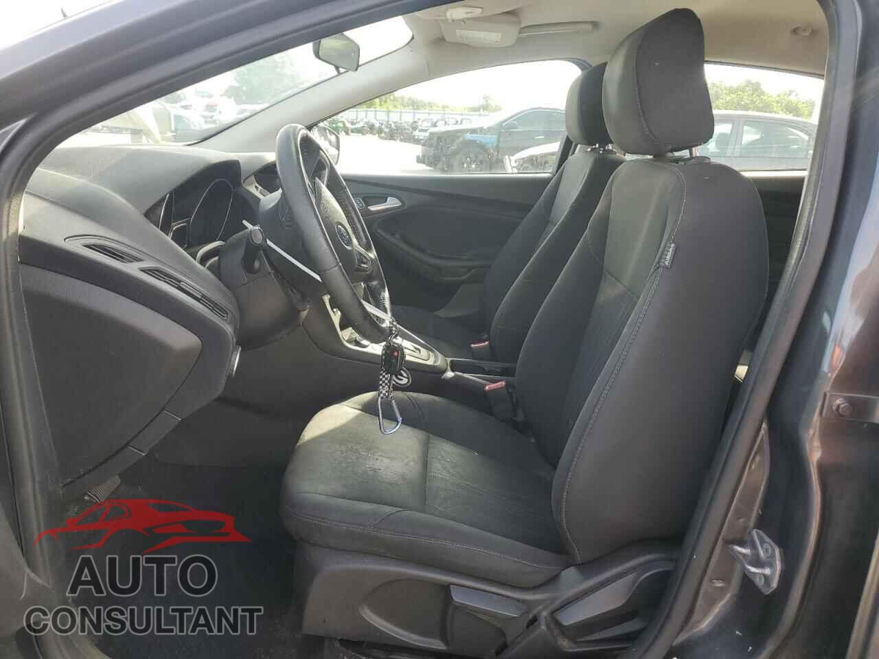FORD FOCUS 2017 - 1FADP3K26HL346258