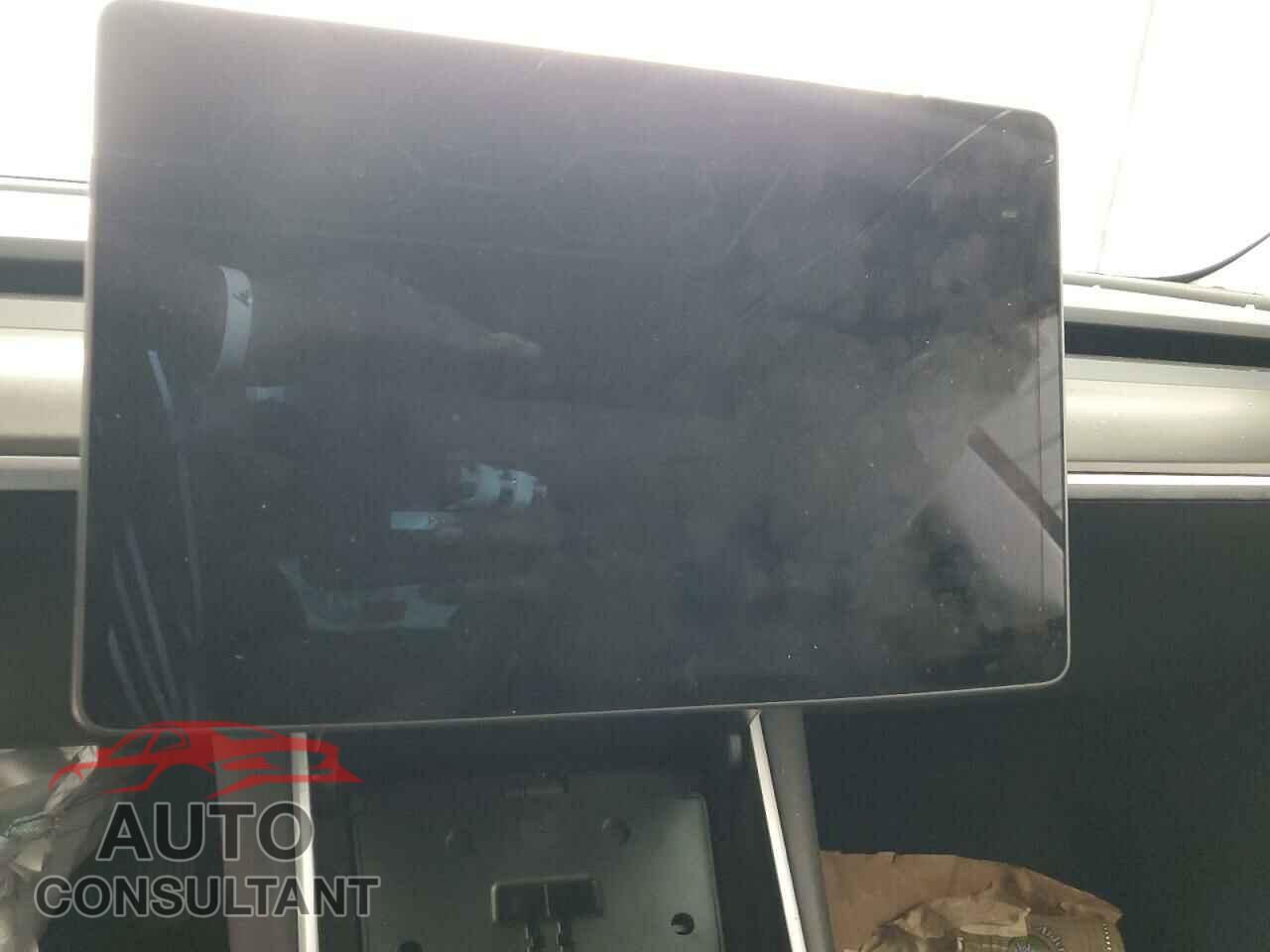 TESLA MODEL 3 2019 - 5YJ3E1EA5KF395643