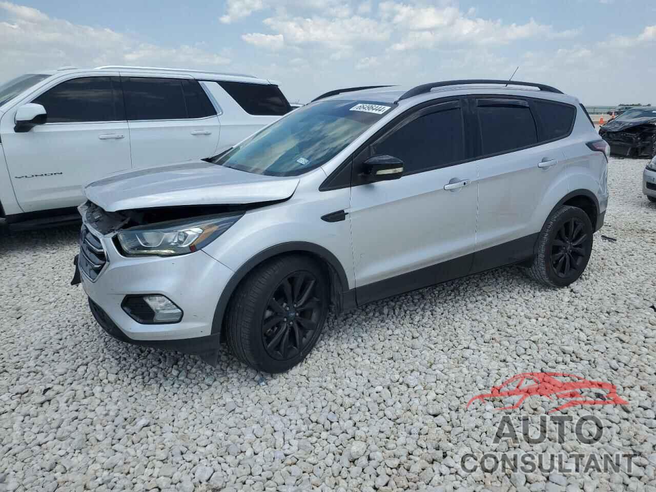 FORD ESCAPE 2017 - 1FMCU0J96HUA13673