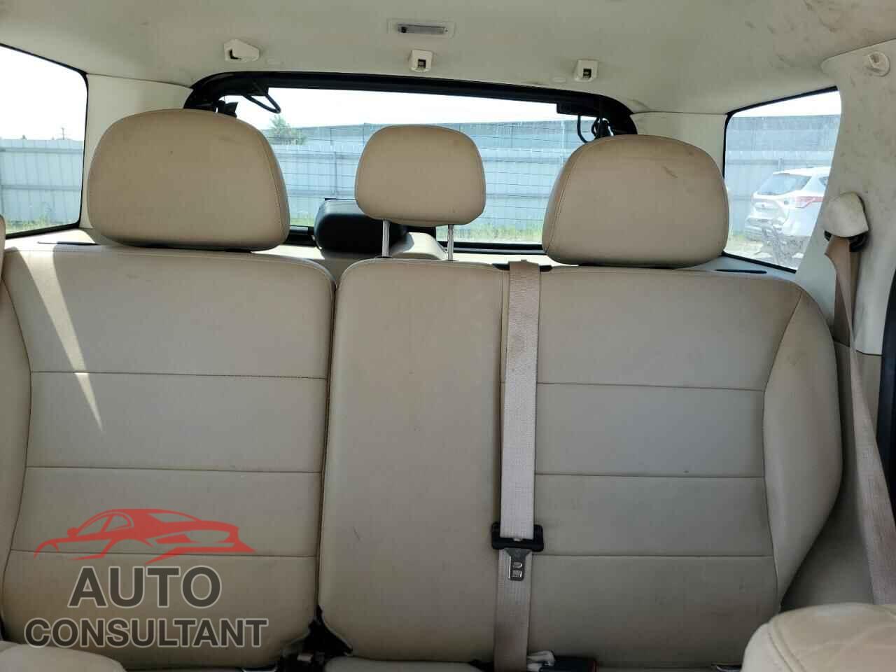 FORD ESCAPE 2010 - 1FMCU9E79AKB40898
