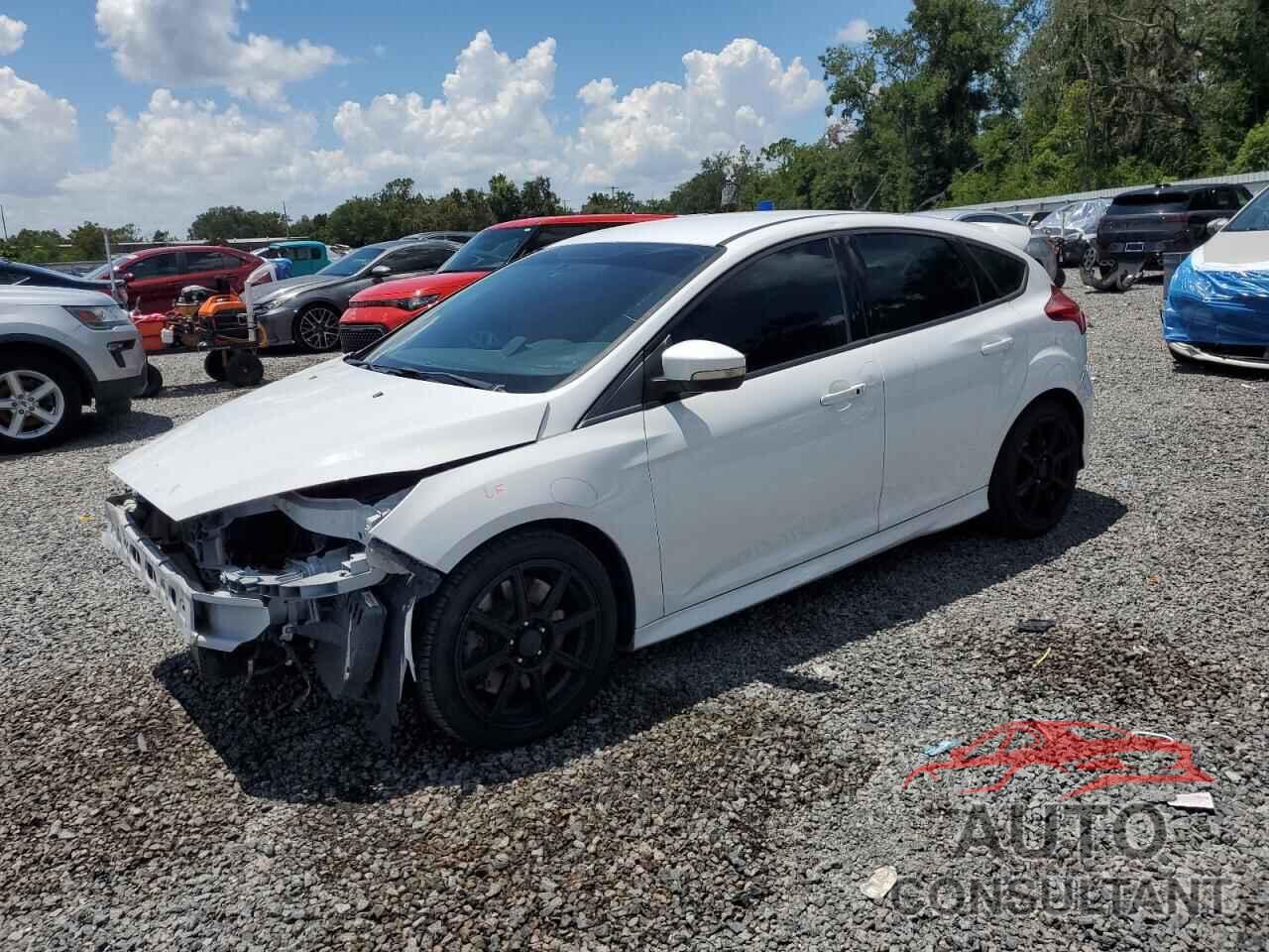 FORD FOCUS 2017 - 1FADP3L92HL256634