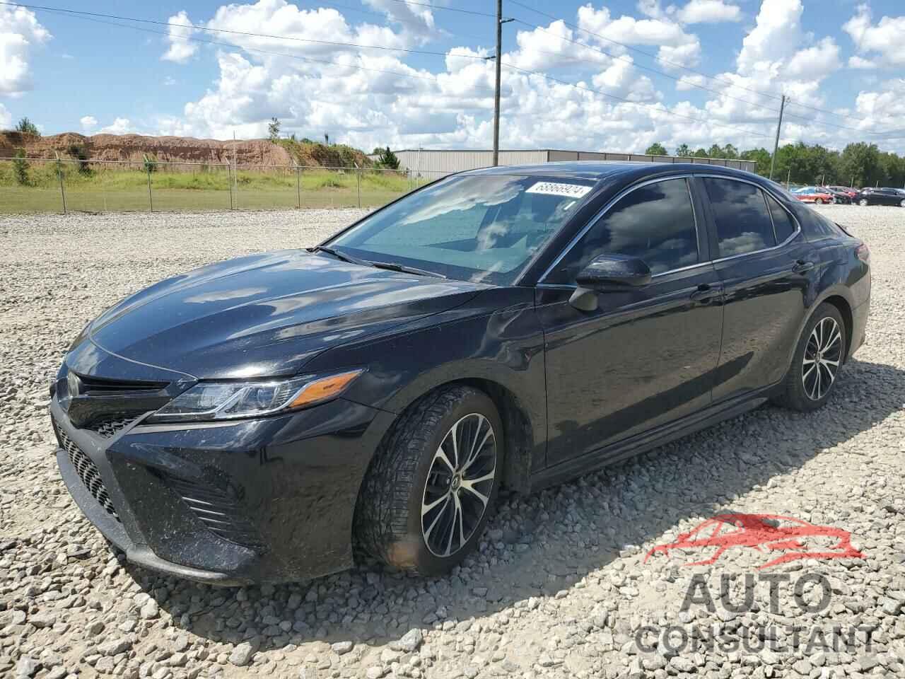 TOYOTA CAMRY 2018 - 4T1B11HK1JU522899