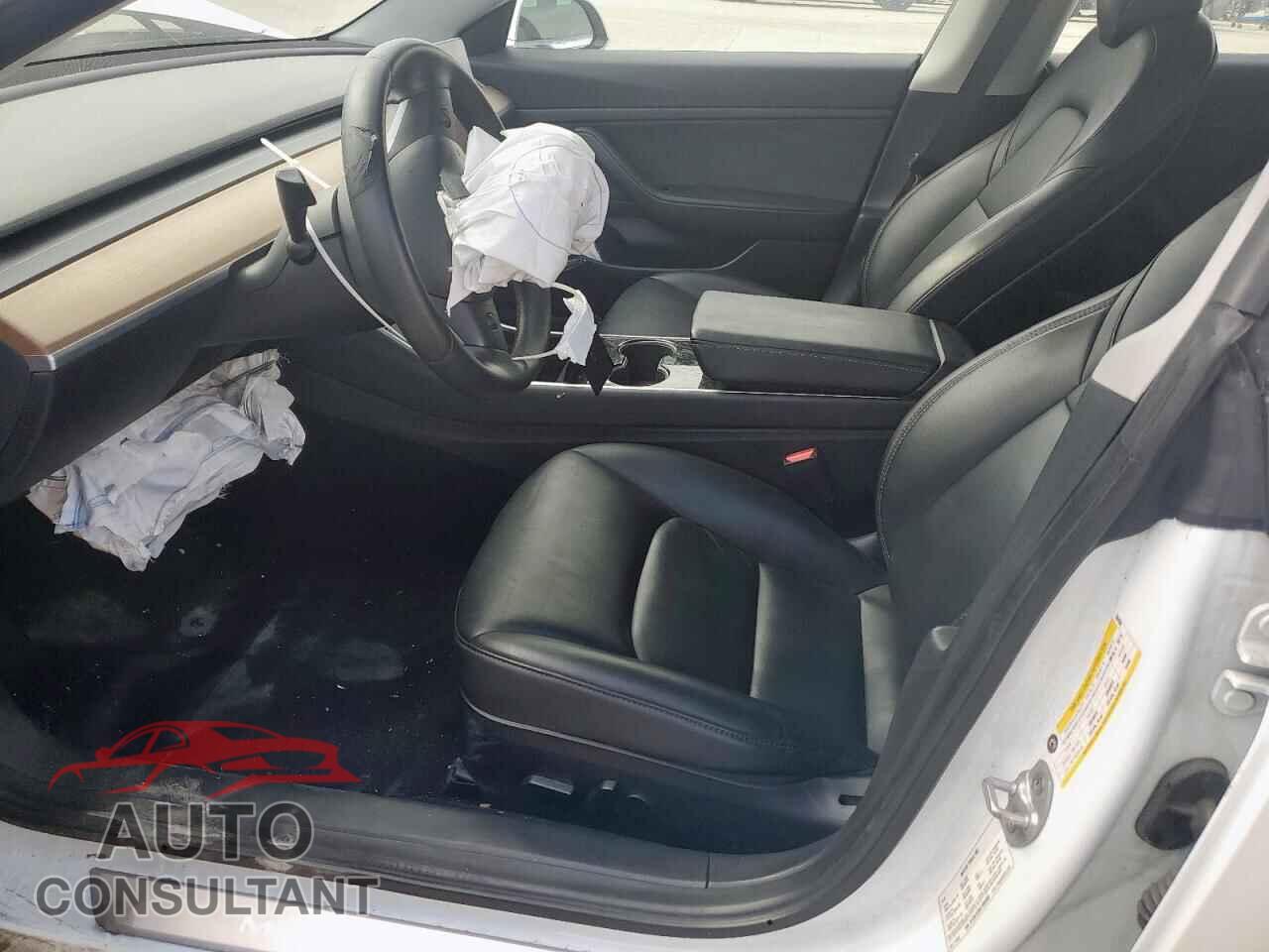 TESLA MODEL 3 2020 - 5YJ3E1EAXLF504938