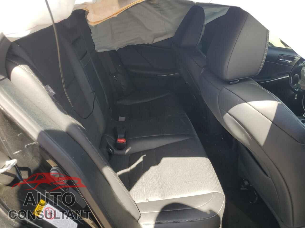 LEXUS IS 2016 - JTHBA1D24G5008427