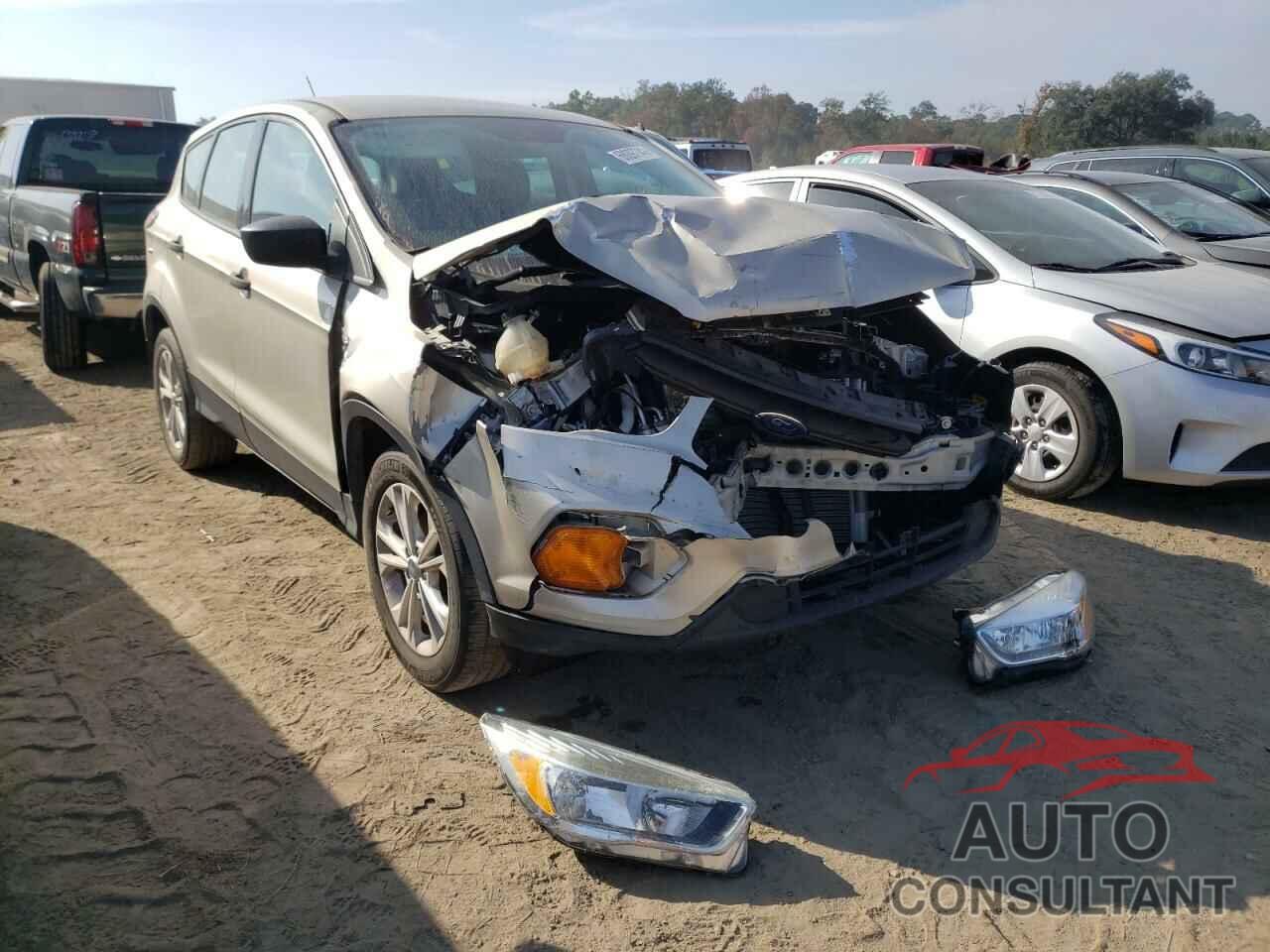 FORD ESCAPE 2017 - 1FMCU0F74HUE01802
