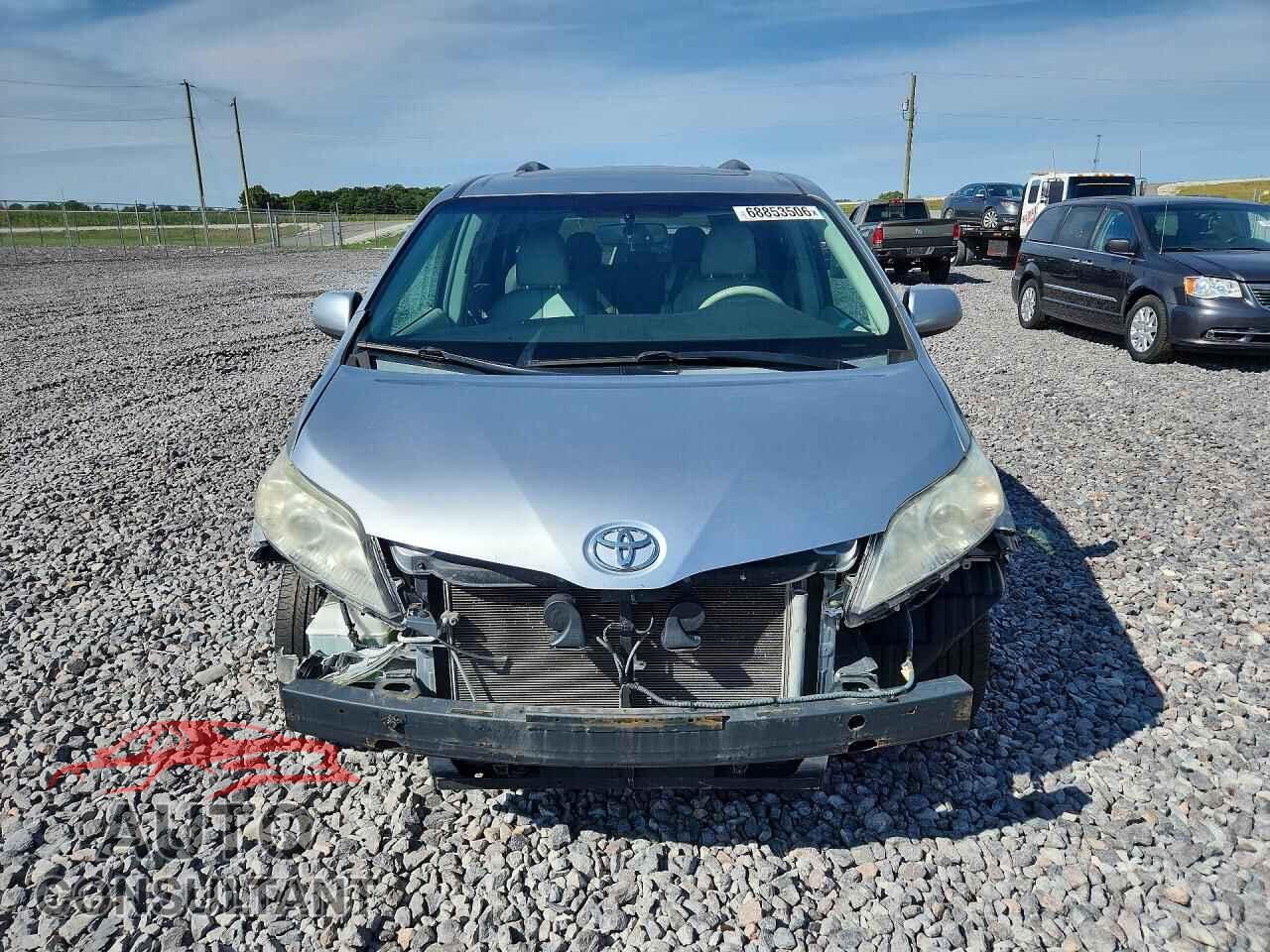 TOYOTA SIENNA 2011 - 5TDYK3DC5BS075537